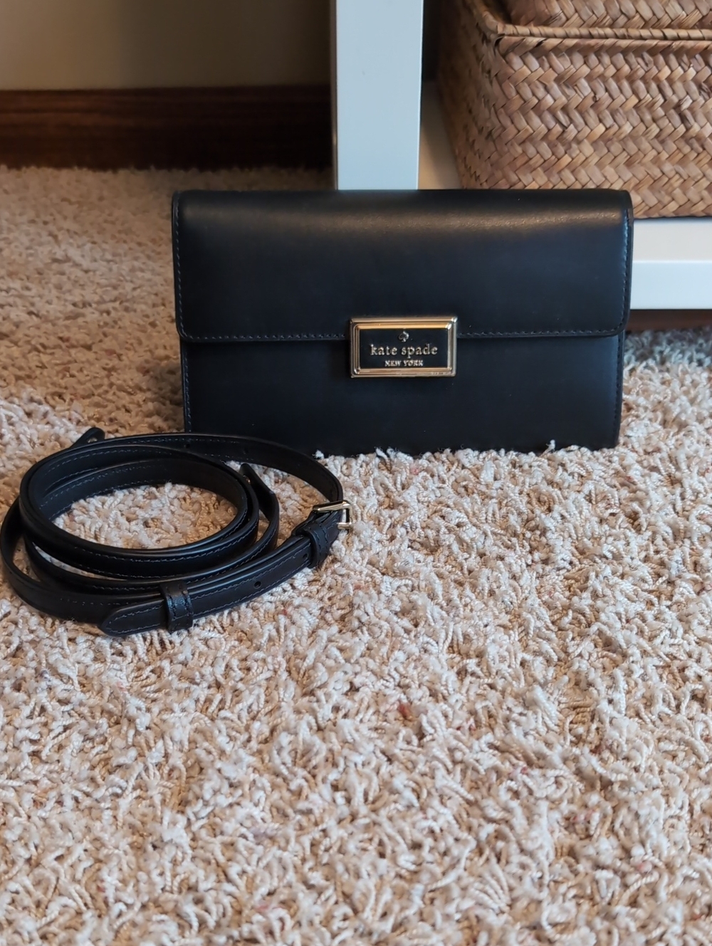 Kate Spade Reegan Crossbody Wallet